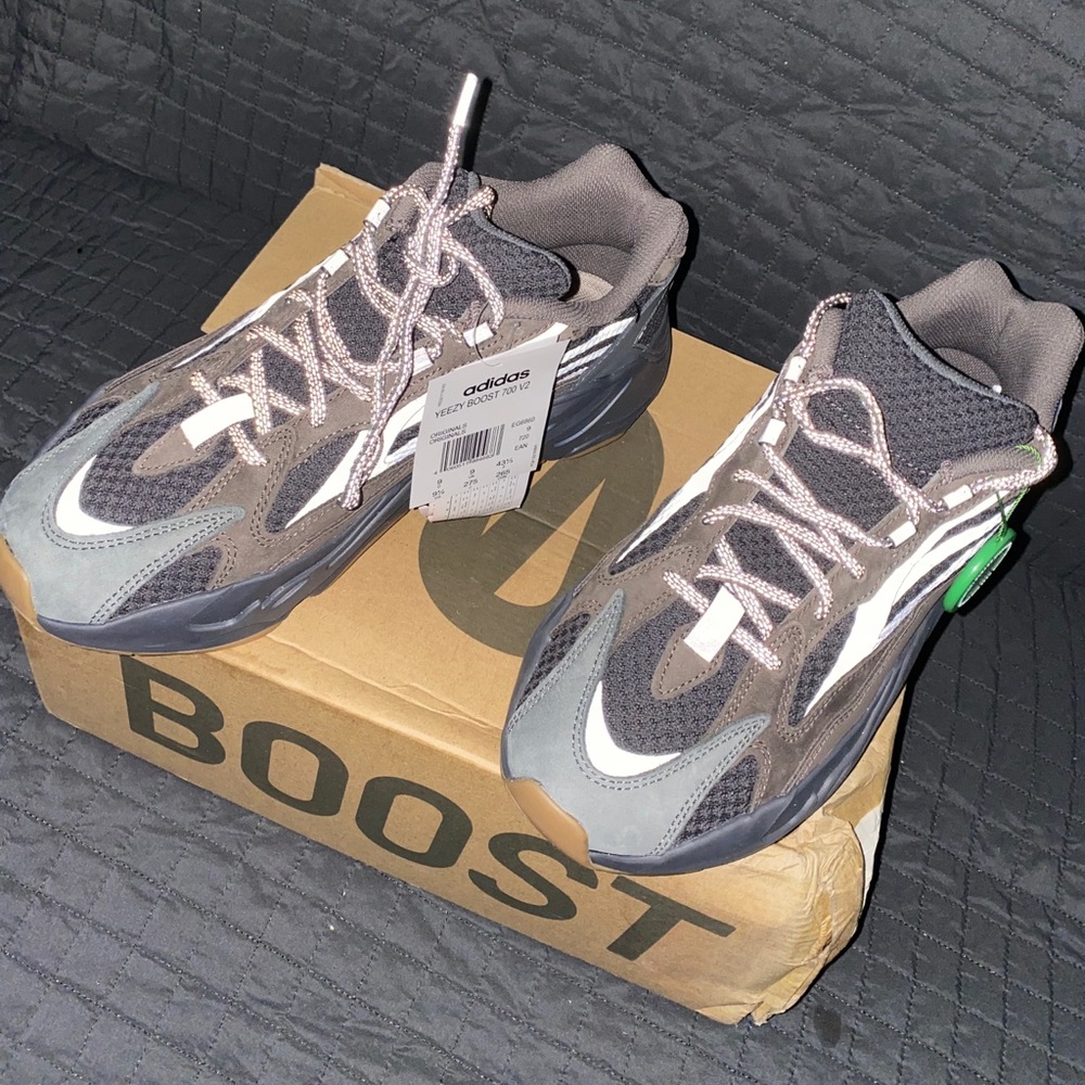Yeezy Boost 700